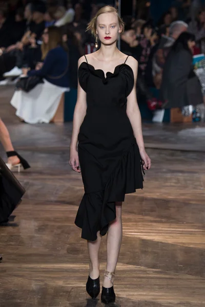 Look 28